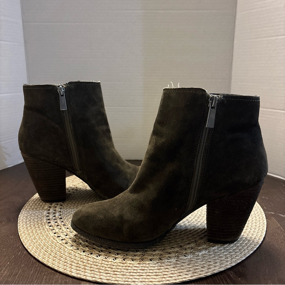 Vince Camuto Hayzee Suede Fringe Women's Ankle Bootie Olive 9.5WM - Picture 4 of 13